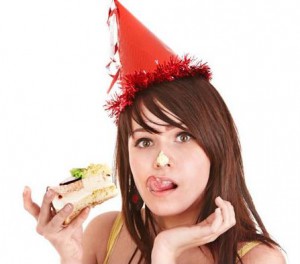 Mujer comiendo por Navidad 