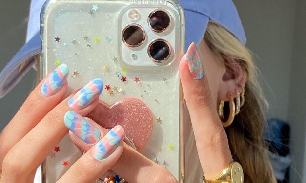 Lleva la tendencia Tie Dye a otro nivel en tu manicura